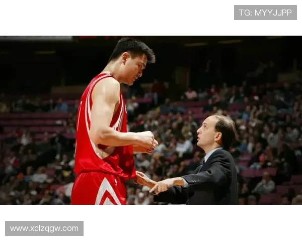 范甘迪力挺姚明展现教练风范助力中国篮球崛起